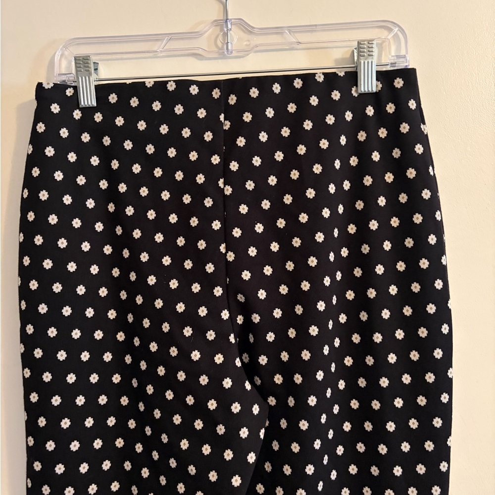 Anthropologie Mikayla Cropped Flare Pants Black Ditsy Daisy Print Size Medium - Picture 9 of 11